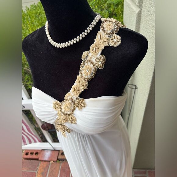 White Flowing Silhouette One Shoulder Gold Sequins Floral Embellishment Full Len - Picture 3 of 9